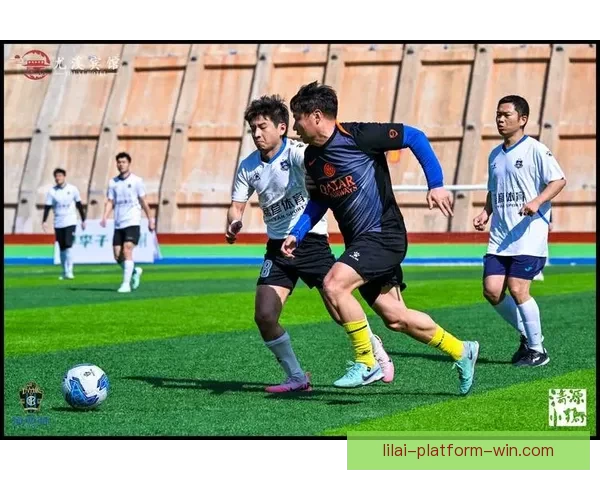 约4000名米兰球迷周六前往训练基地为球队加油助威超出预期人数 约4000名米兰球迷周六前往训练基地为球队加油助威超出预期人数